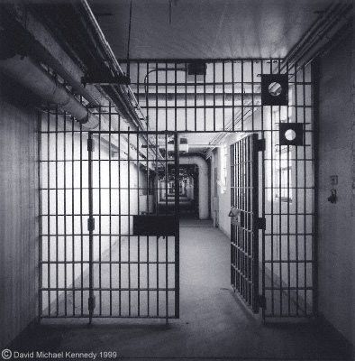  Regras para visita a presos em unidades prisionais 